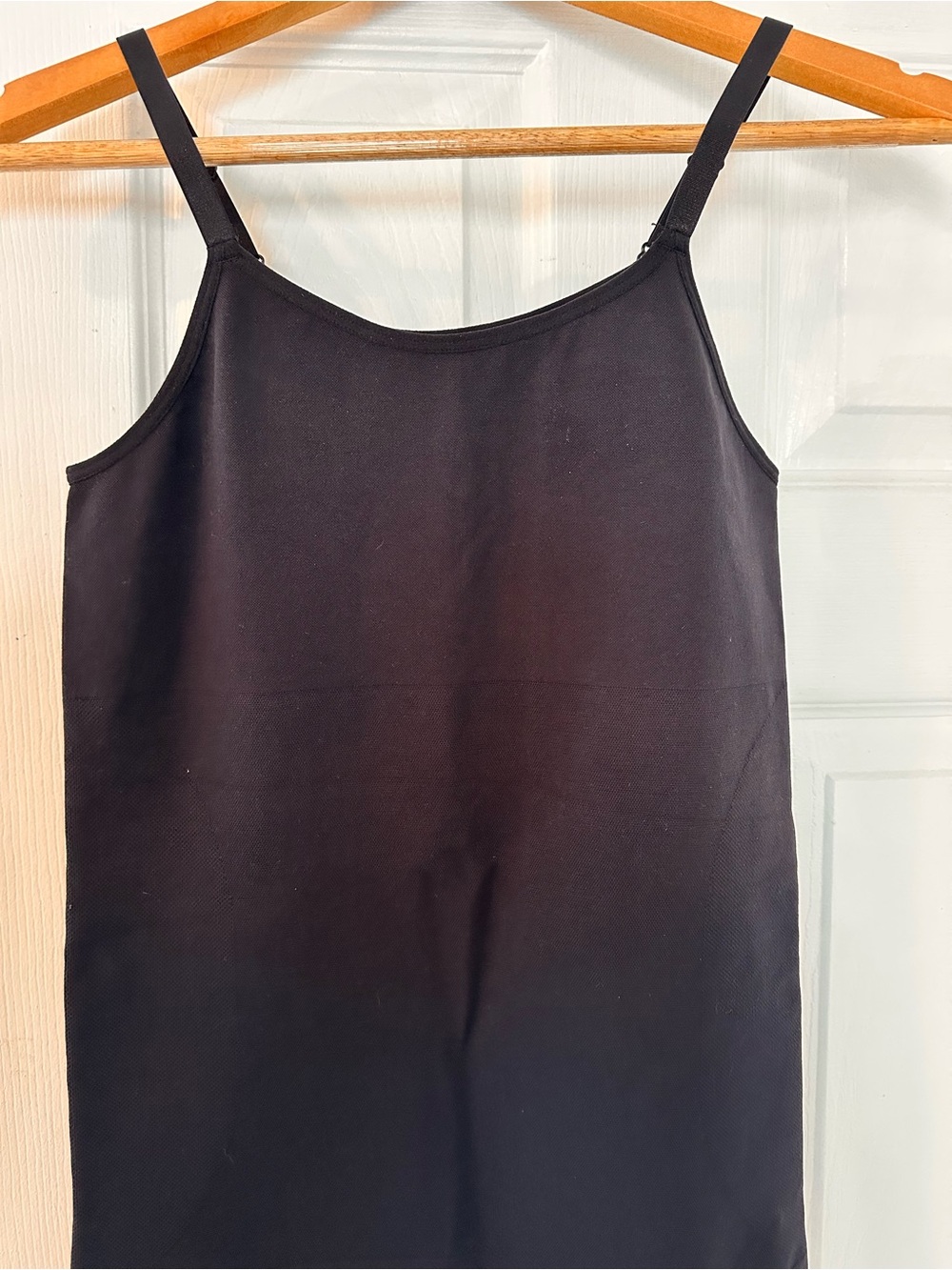 Shapermint Essentials All Day Everyday Scoop Neck Cami Black
